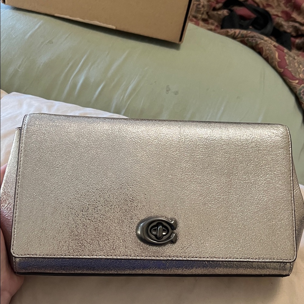 Coach Alexa Silver Metallic Turnlock Clutch in Smooth Leather NWT
